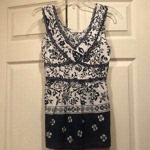 ALC -At Last Classic Small Cotton Navy & White Floral Print VNeck Sleeveless Top